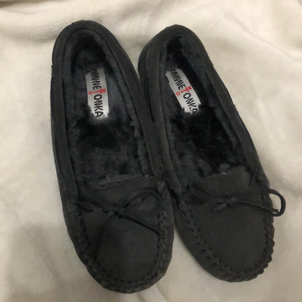 New never worn fuzzy moccasins